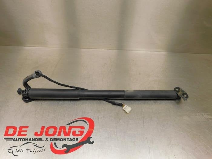 Hayon moteur d'un BMW 3-Serie, -, 3 mois de garantie, Utilisé, -