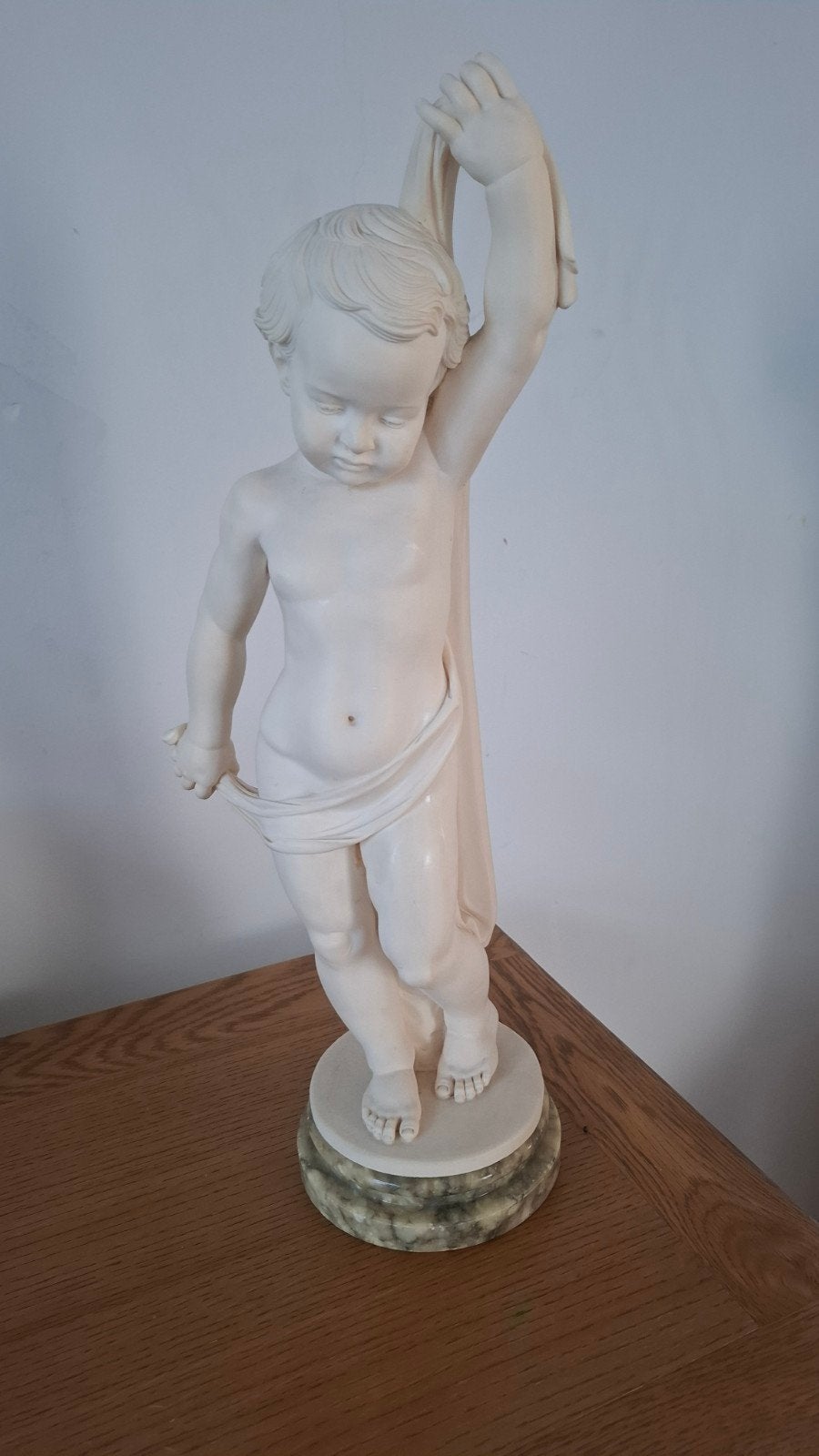 Van Arnaldo Gianelli gesigneerd., Enlèvement, Statue