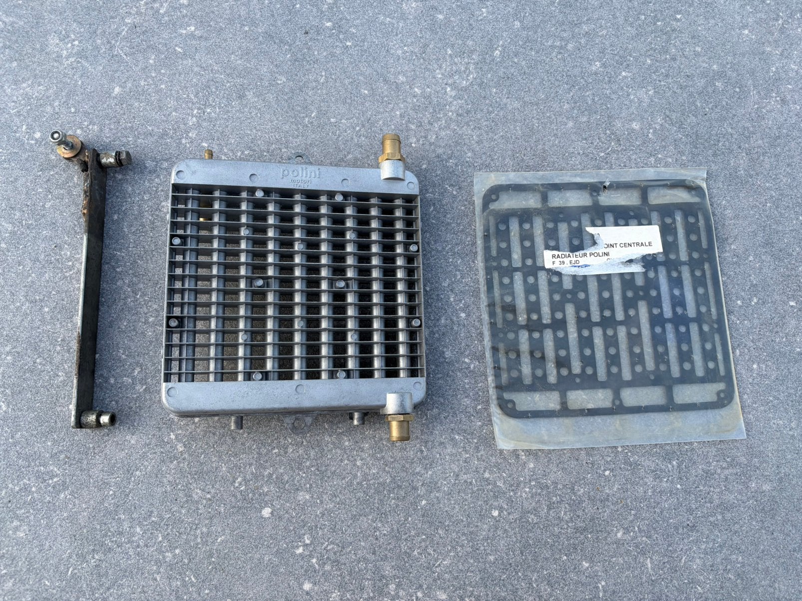 Radiateur Polini, Enlèvement ou Envoi