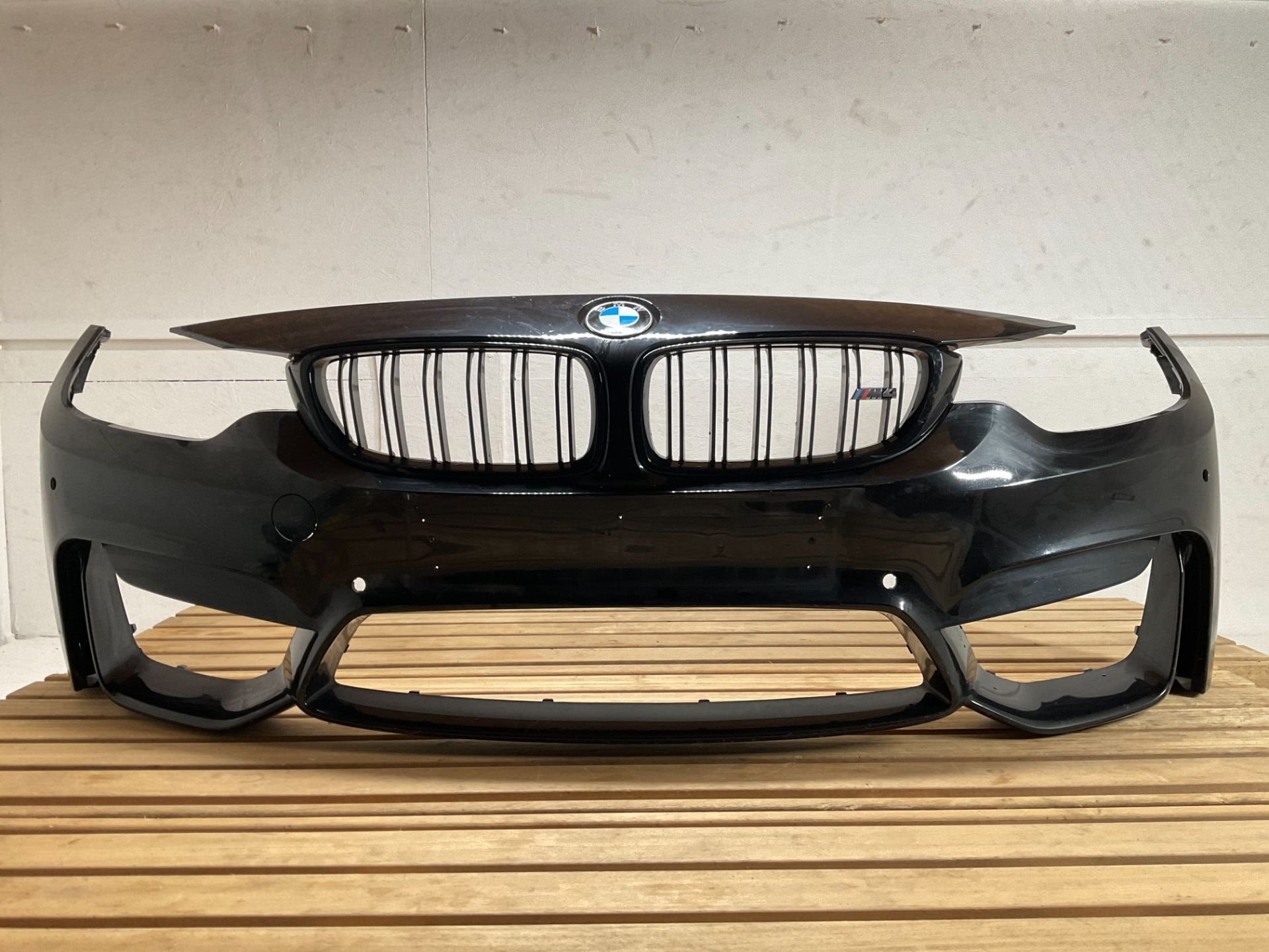 Bumper BMW 3 4 serie M3 M4 F80 F82 F83 51118054290 Voorbumpe, Petuelring 130
80788  Munich, DE, Gebruikt, Voor, Info@bmw.de