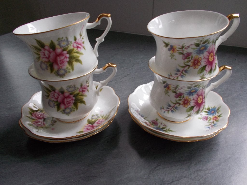 Set van 4 vintage theekopjes Royal Ascot, Huis en Inrichting, Ophalen, Vintage, Zo goed als nieuw, Kop(pen) en/of Schotel(s)