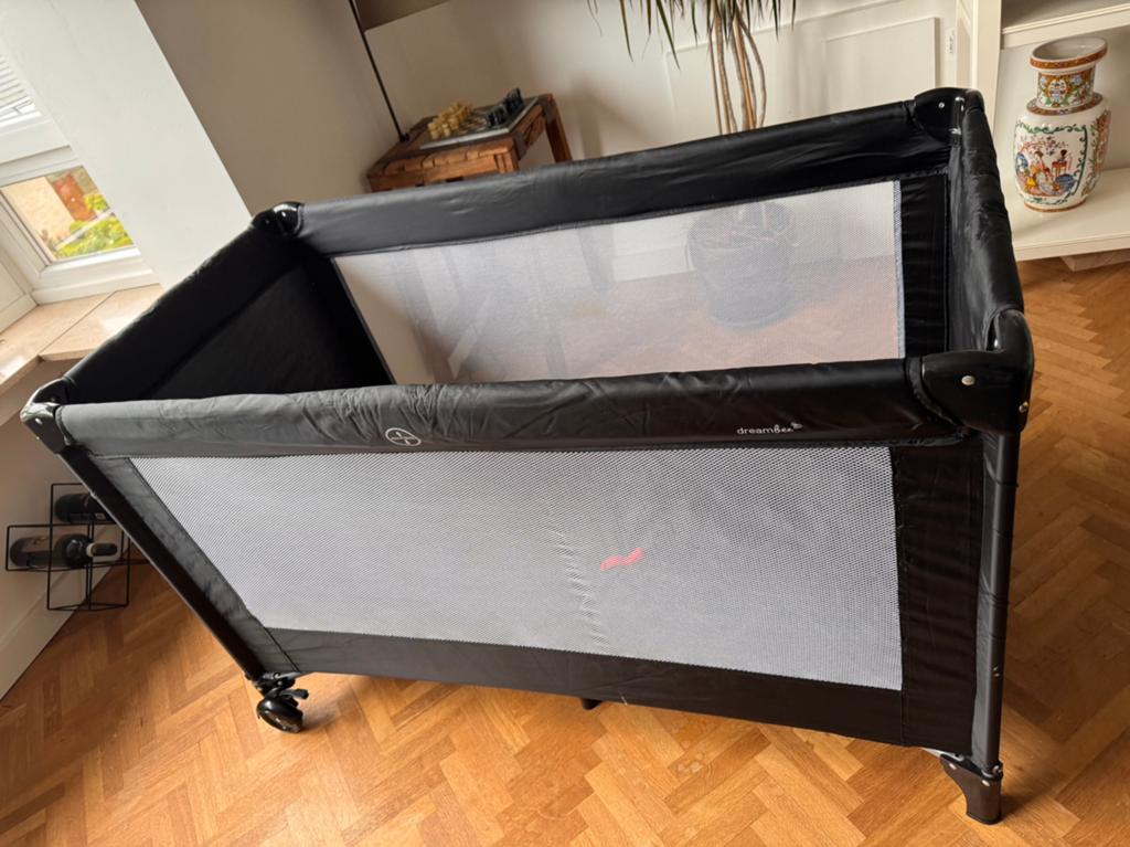 Inklapbare babybed + matras, Ophalen, Zo goed als nieuw