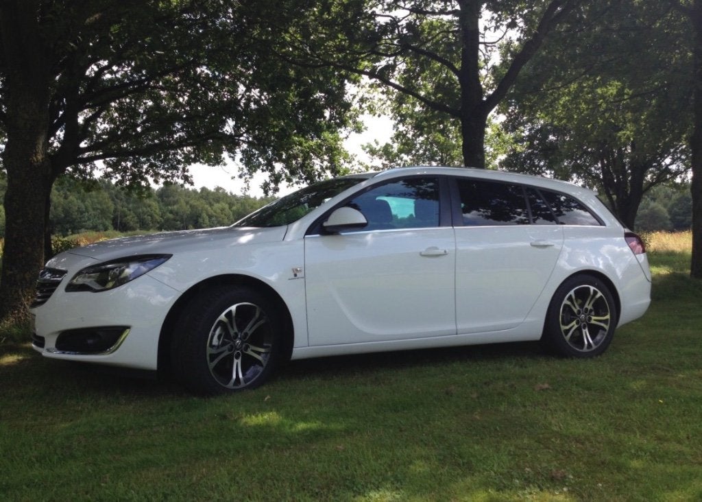 Opel insignia sports tourer edition, Auto's, Voorwielaandrijving, Stof, Euro 6, 4 cilinders