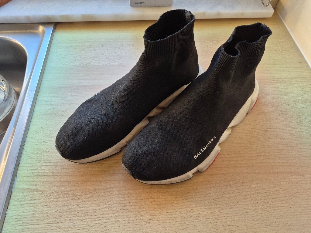 Entraîneur de vitesse Balenciaga noir/rouge taille 45, Vêtements | Hommes, Chaussures, Porté, Baskets, Noir, Enlèvement ou Envoi