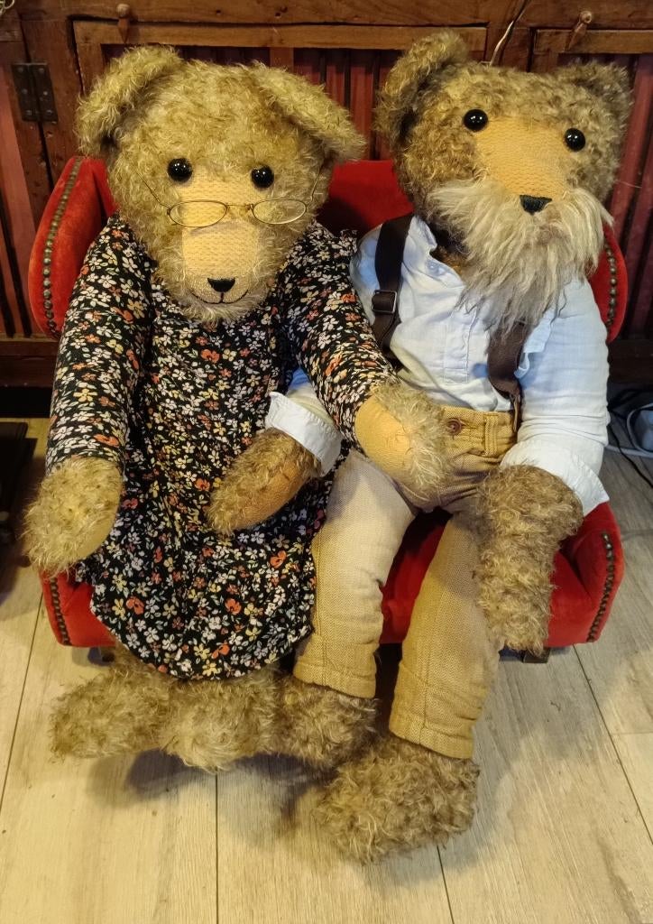 Twee grote antieke beren met fauteuil te koop., Enlèvement ou Envoi