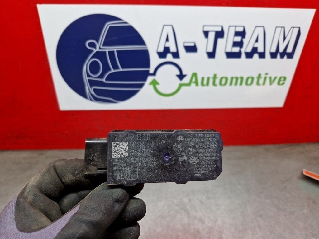 ANTENNE D'ACCÈS SANS CLÉ Audi A3 Sportback (8YA), Auto-Union-Straße  1,
85057  Ingolstadt, DE, Info@audi.de, Audi, Utilisé