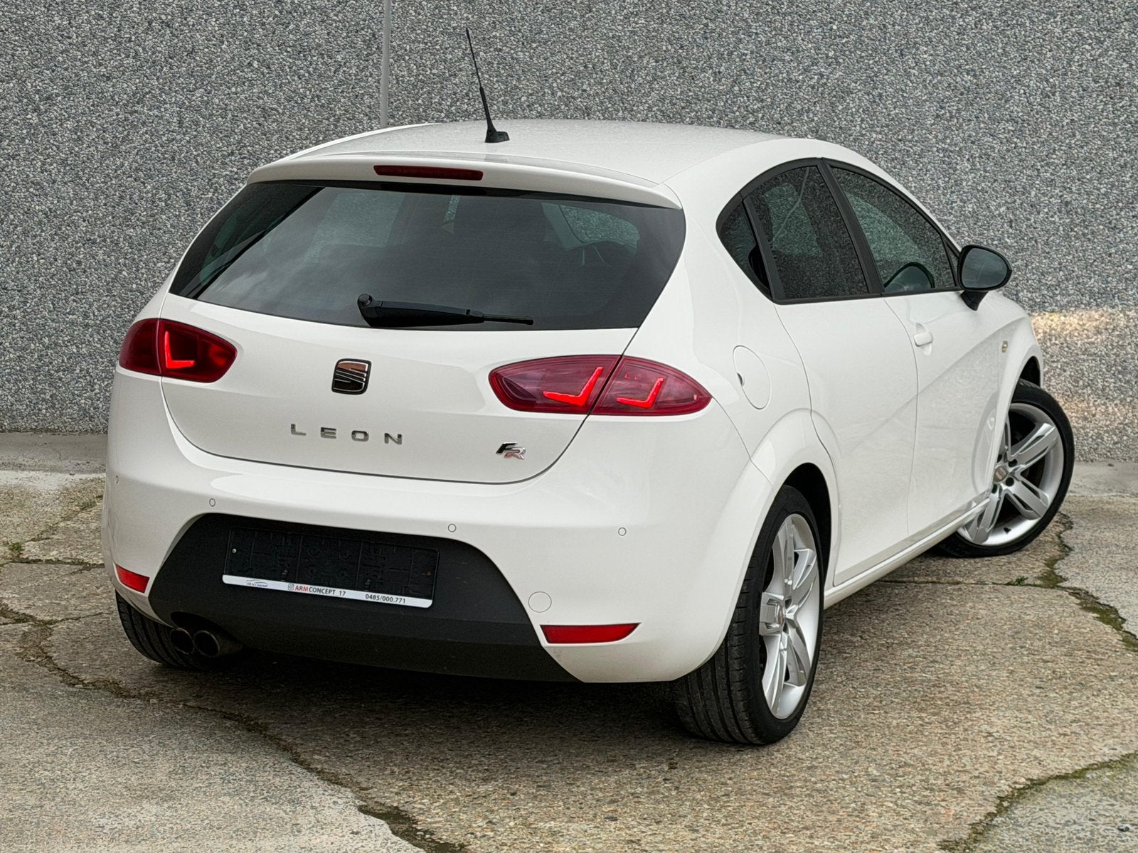 Seat Leon 1.4 TSI essence Pack FR sport GARANTIE 12 Mois, Auto's, Seat, Euro 5, Stof, Zwart, Leon