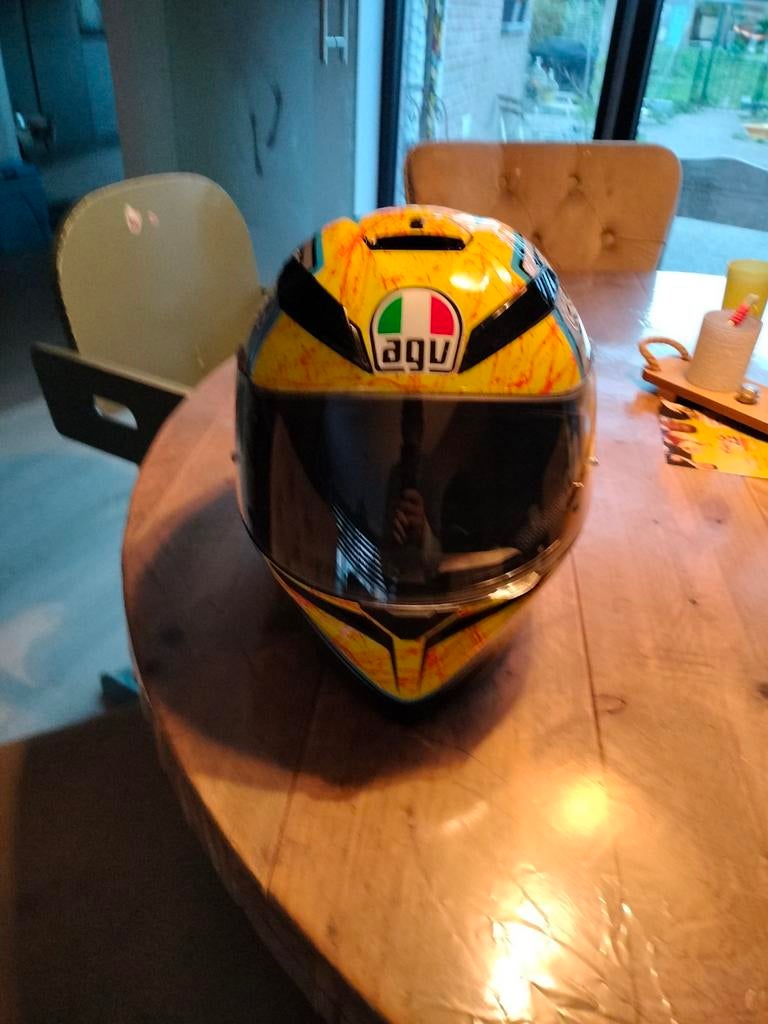 Valentino Rossi helm k3, Motoren, Ophalen, M