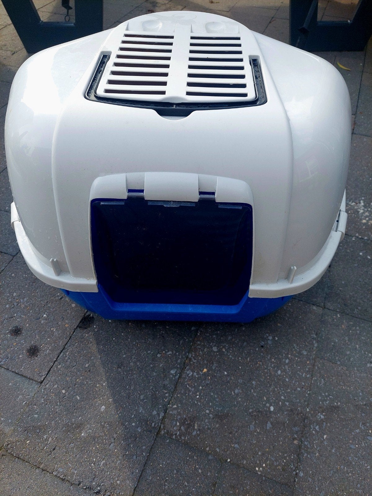 Kattenbak te koop, Ophalen