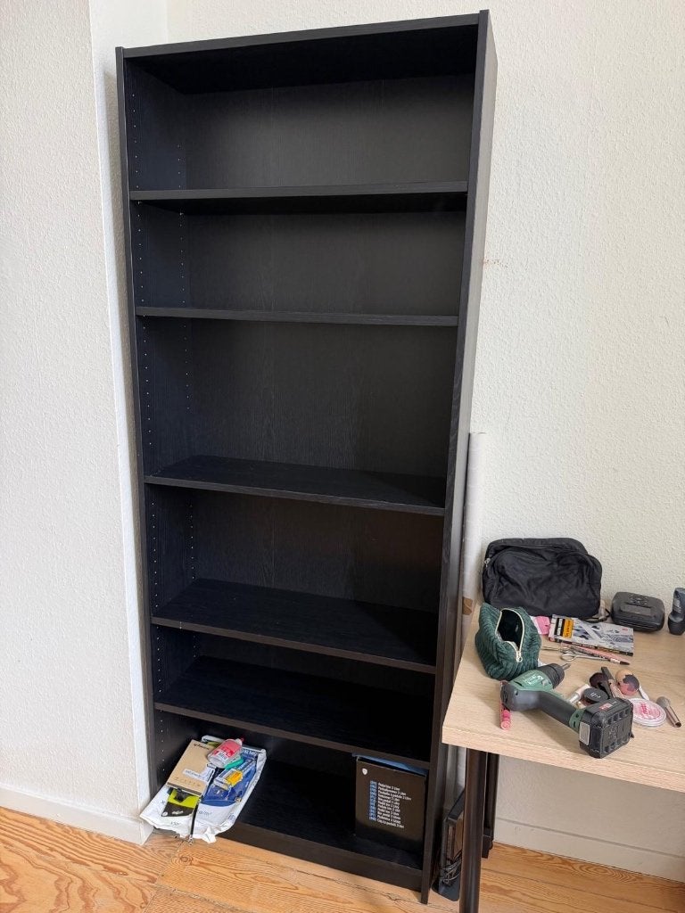 Bookcase IKEA BILLY in black, 25 à 50 cm, Comme neuf, Enlèvement, 200 cm ou plus