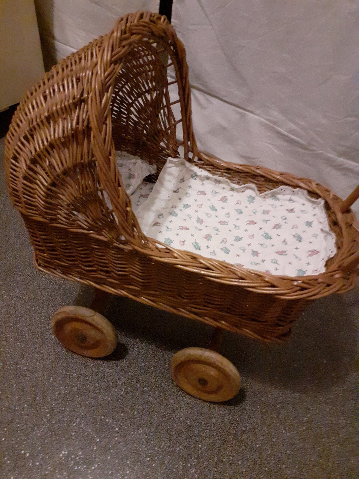 rieten poppenwagentje, Kinderen en Baby's, Speelgoed | Poppen, Ophalen