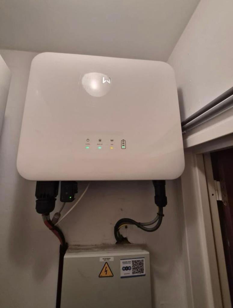 Thuisbatterijen en omvormer zonnepanelen, Ophalen, Zo goed als nieuw