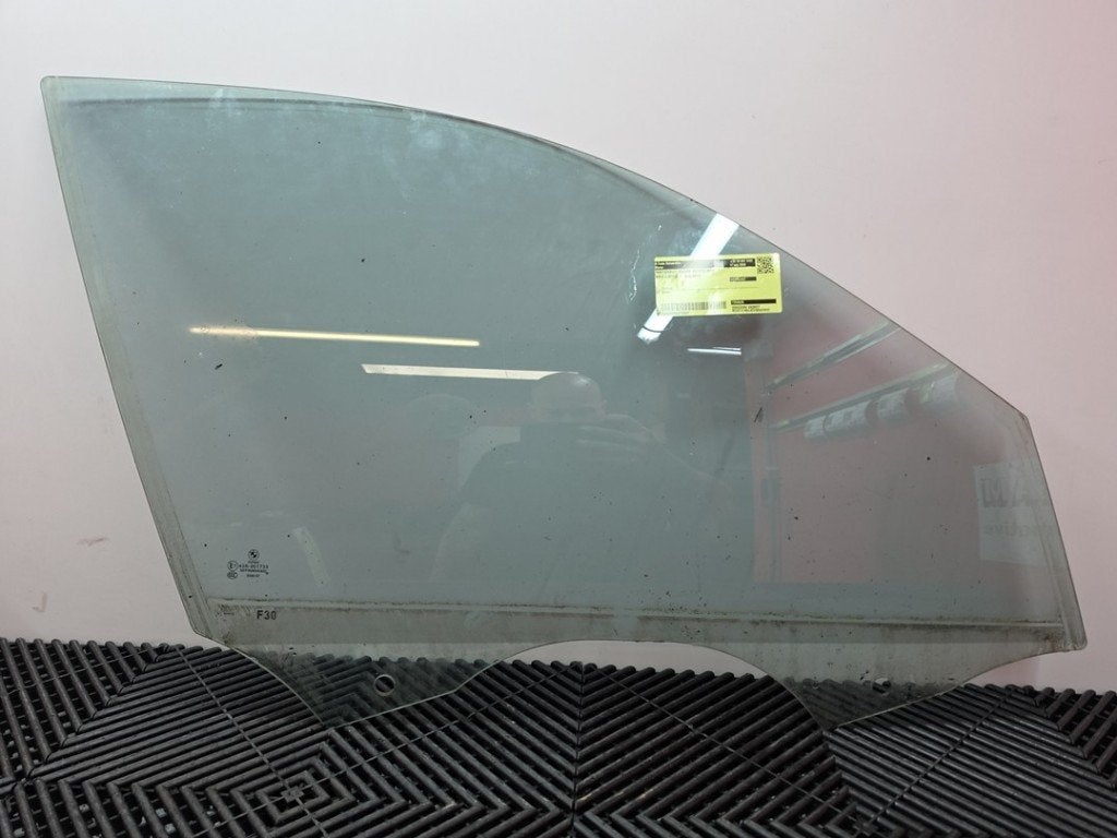 VITRE AVANT DROITE 3 serie (F30) (|7259826|51337259826|), Utilisé, BMW, Petuelring 130
80809  München, DE, Bayerische Motoren Werke AG