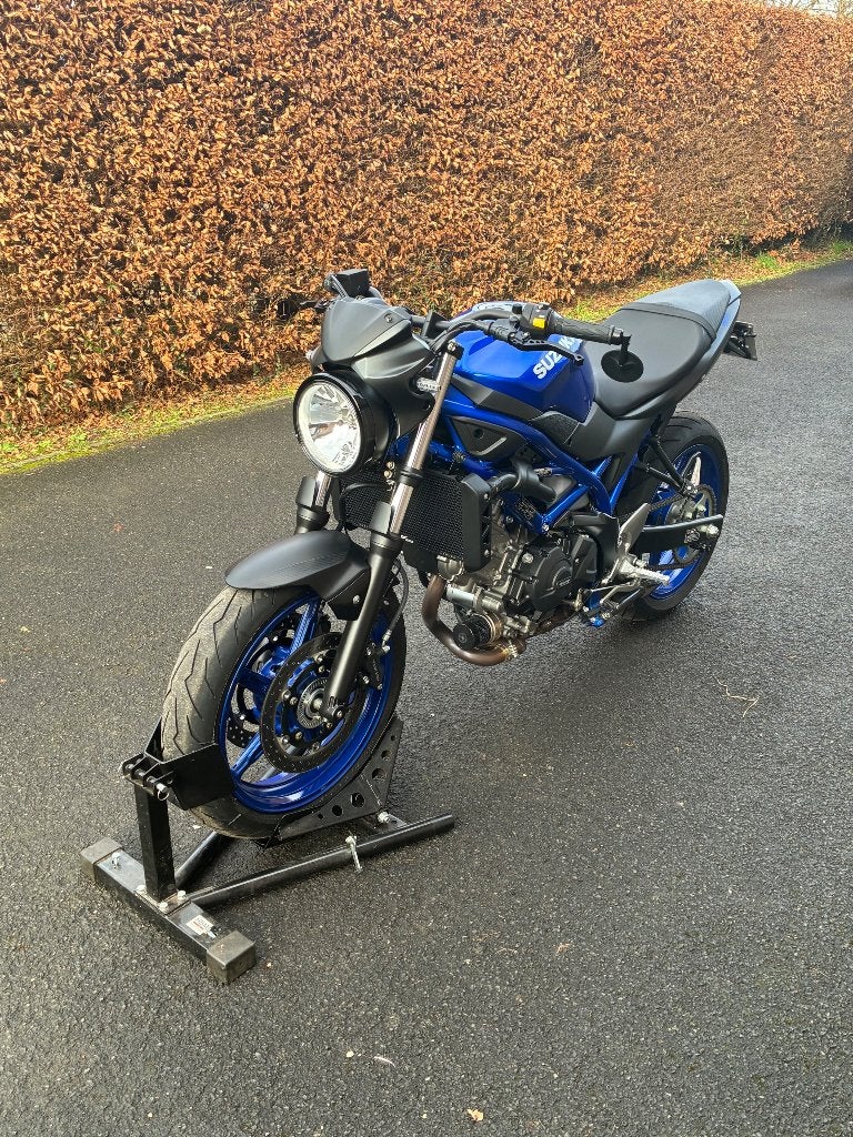 Suzuki sv650 07/2025, Motos, Motos | Suzuki, Permis Moto A, Plus de 35 kW, 2 cylindres, Éclairage LED