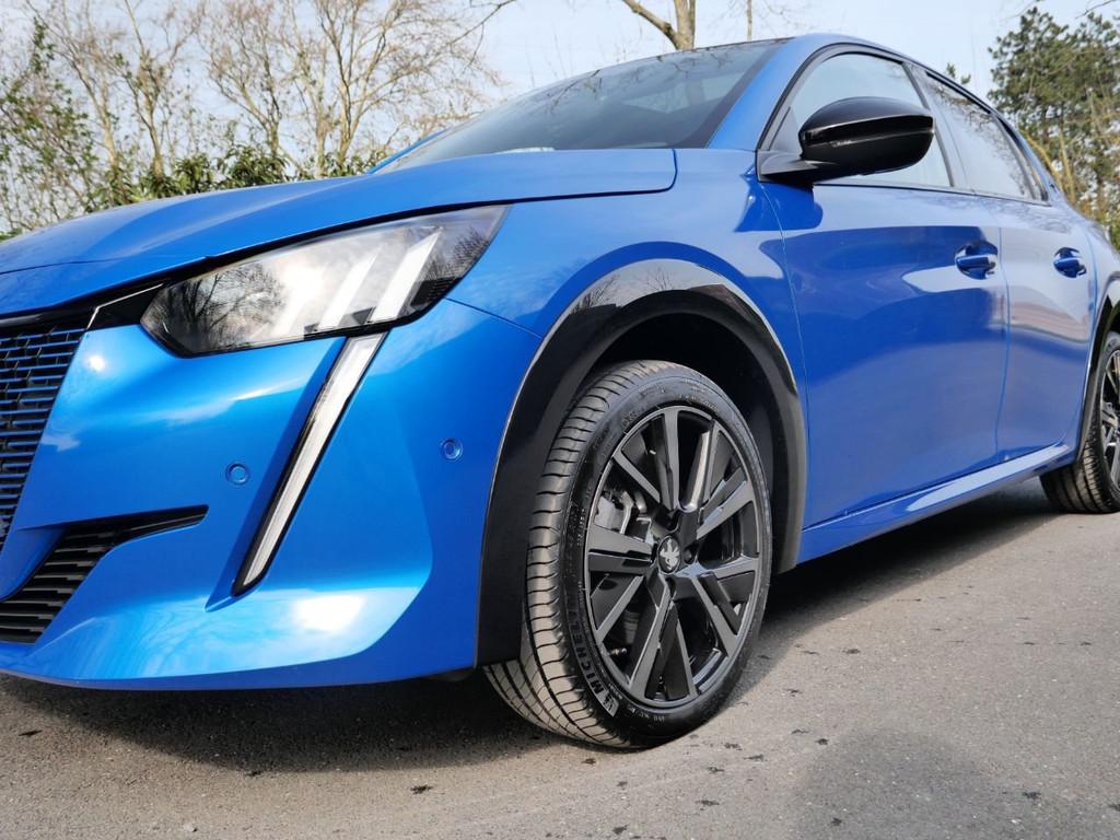 Peugeot e-208 208 Elektromotor 136 GT (bj 2023, automaat), Auto's, Gebruikt, Onderhoudsboekje, Parkeersensor, 1 cilinders