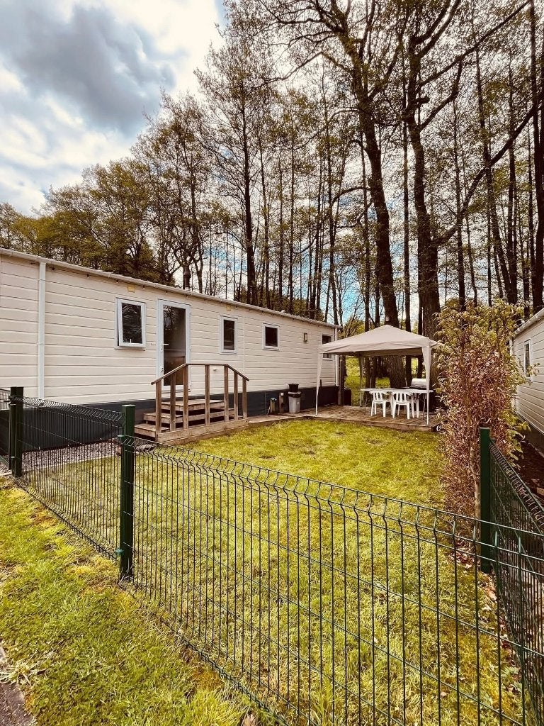 Stacaravan te koop met prachtige ligging in de Ardennen, Caravans en Kamperen, Stacaravans, meer dan 6, Ophalen