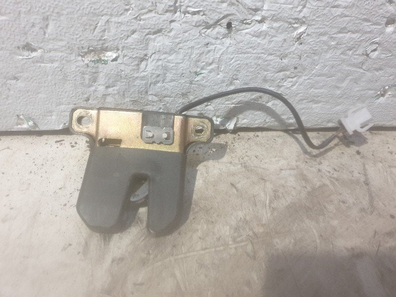 SLOTVANGER ACHTERKLEP Audi 80 (B4) (01-1991/12-1995), Auto-onderdelen, Info@audi.de, Audi, Audi AG, Gebruikt