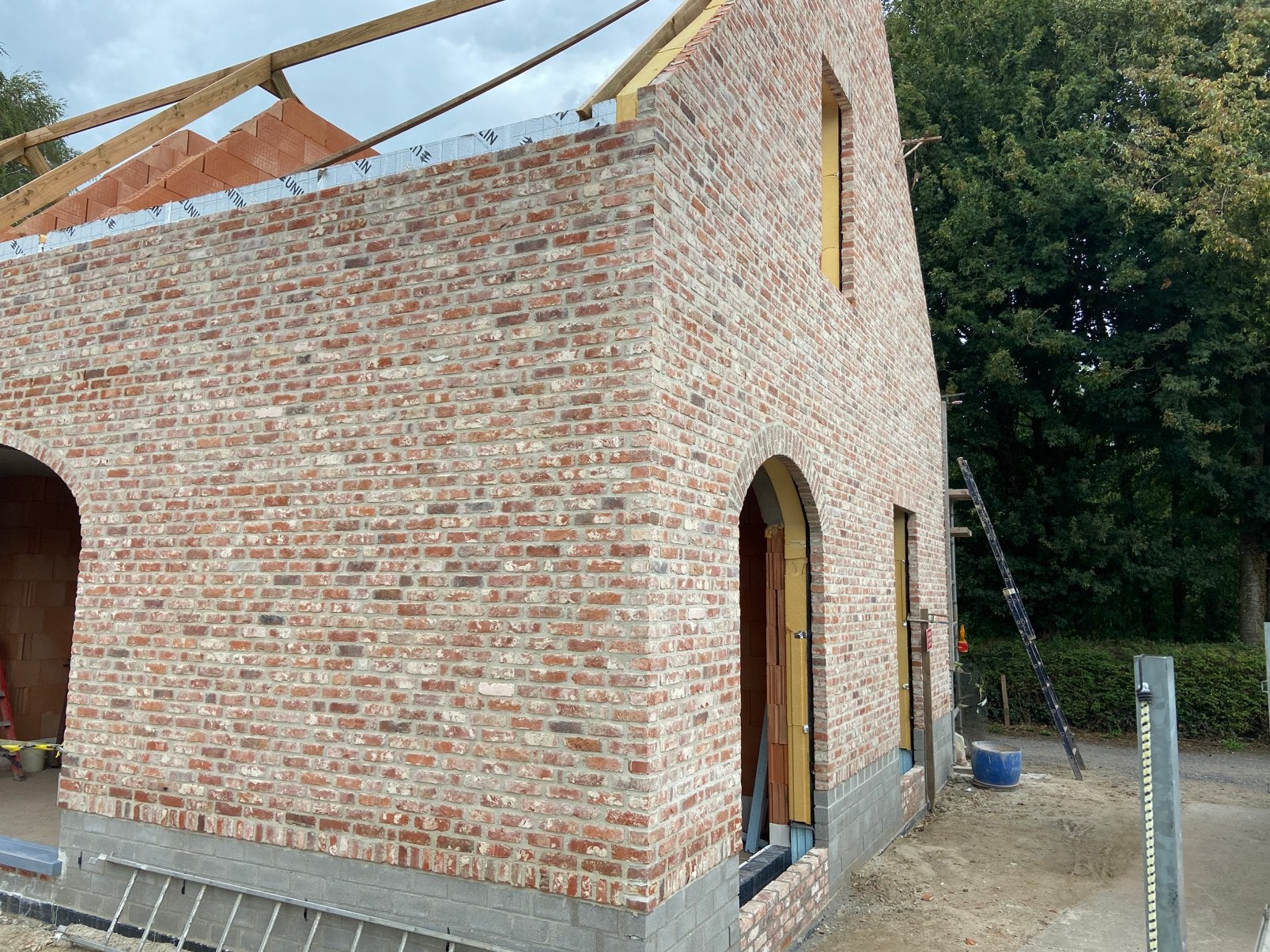 Oude gevelsteen (àlles gereserveerd), Enlèvement