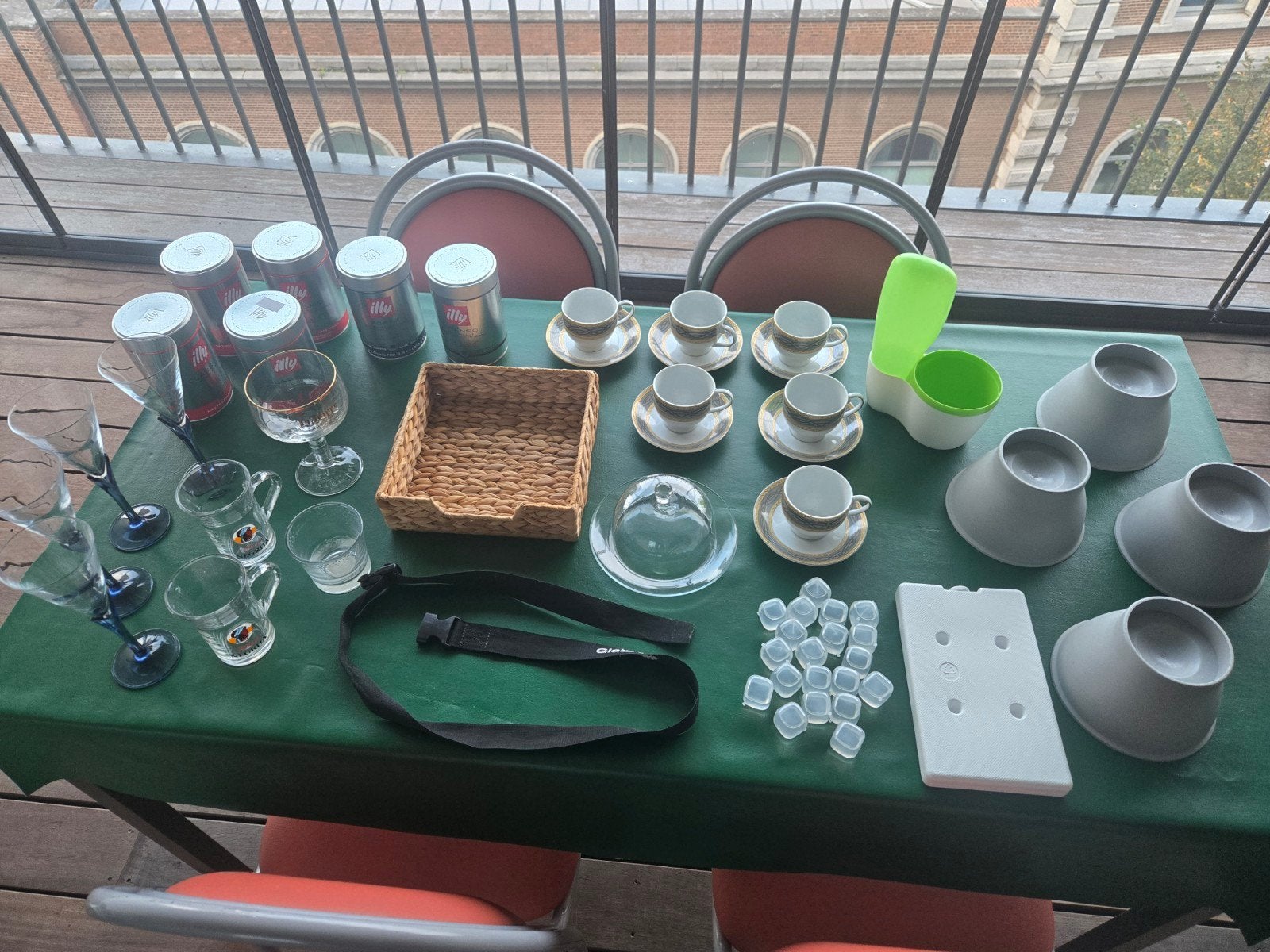 Tout sur la table (lot complet pour 5 euros), Enlèvement ou Envoi