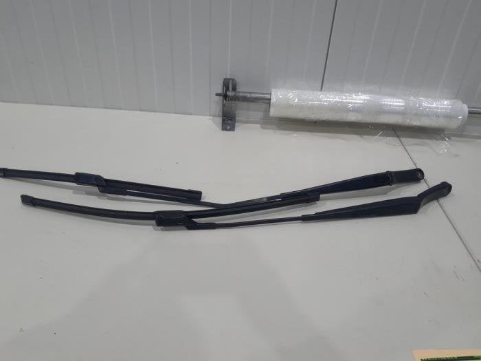 Bras essuie-glace avant d'un Volkswagen Caddy, Volkswagen, -, 3 mois de garantie, Utilisé