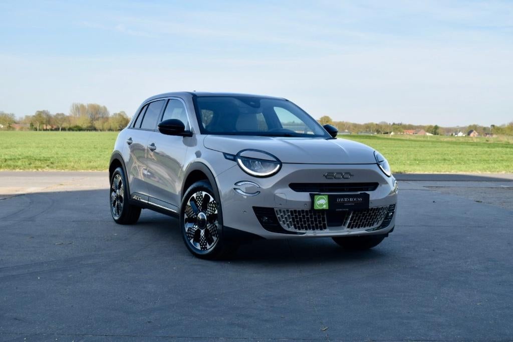 Fiat 600e La Prima Electric, 18"/CarPlay/ACC/Camera/NEW, Auto's, 1595 kg, Leder, 5 zetels, 5 deurs