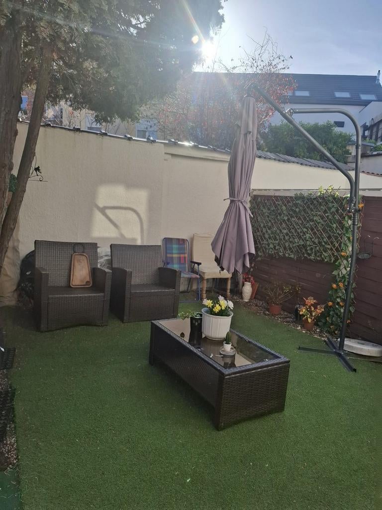 Maison à vendre avec jardin orienté sud et panneaux solaires, Immo