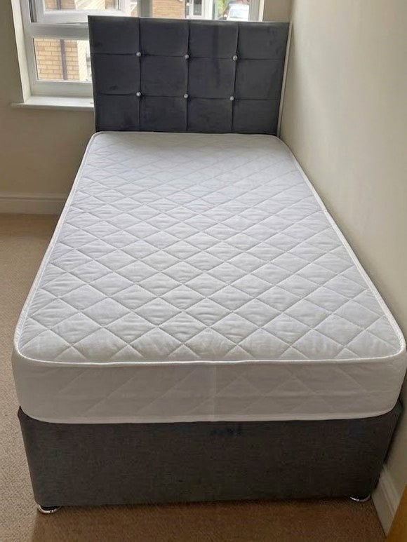 Nouveau lit avec matelas - Paiement à la livraison, Envoi, Neuf, Deux personnes, Crème