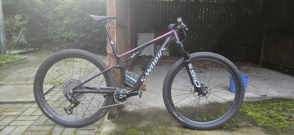 S works epic 8 . Medium, Fietsen en Brommers, Ophalen