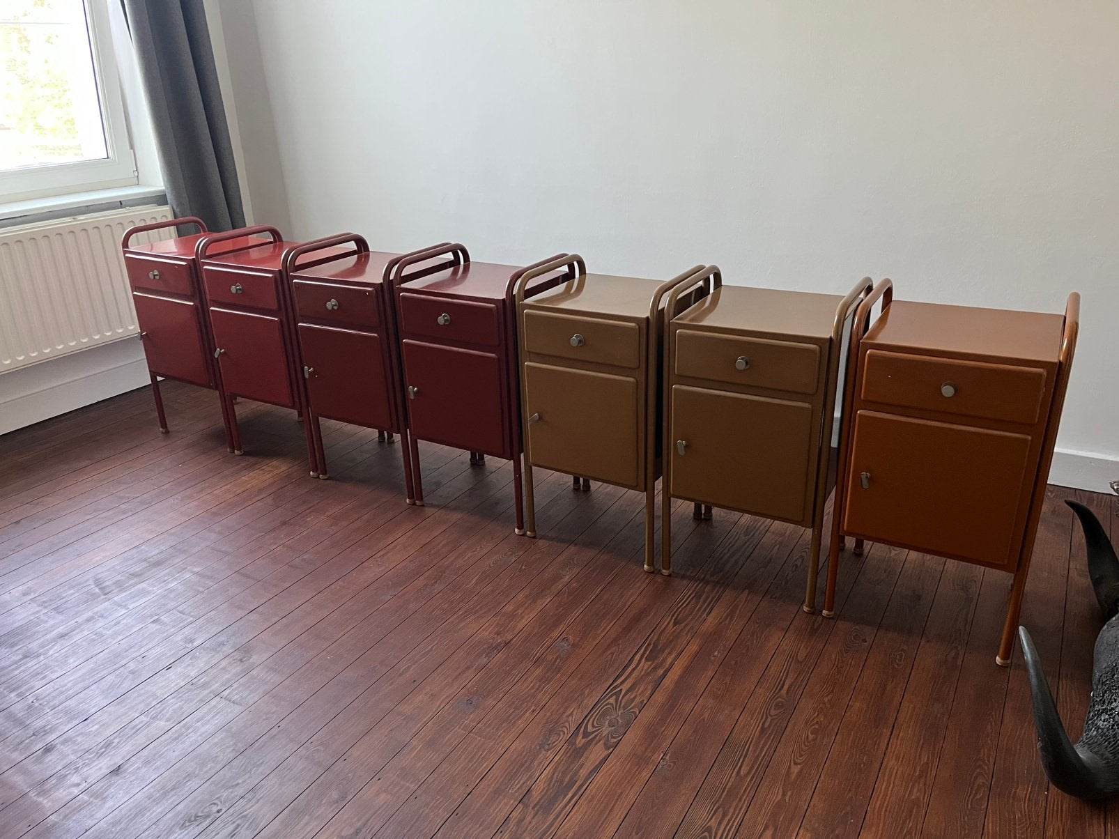 Industrieel design , nachtkastje, vintage, Ophalen, Zo goed als nieuw
