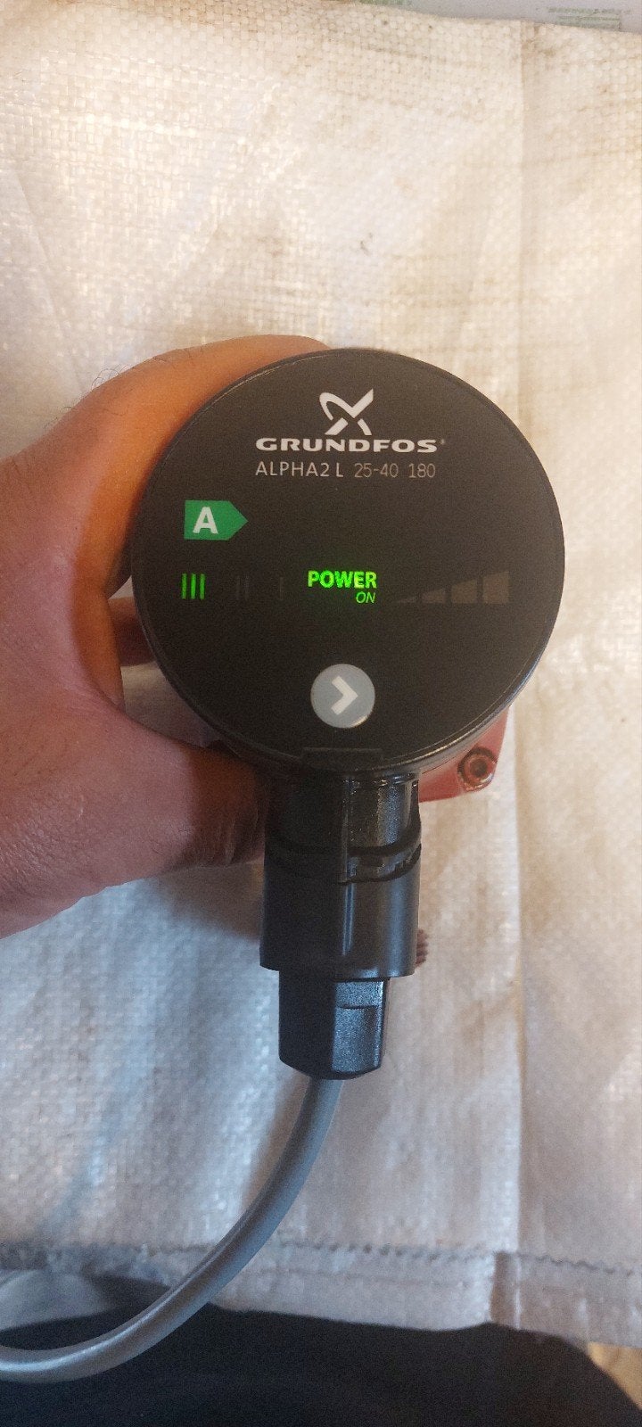 grundfos alpha 2L circulatiepomp, elektronisch. 25-40-180., Doe-het-zelf en Bouw, Ophalen, Zo goed als nieuw, Radiator, Hoog rendement (Hr)