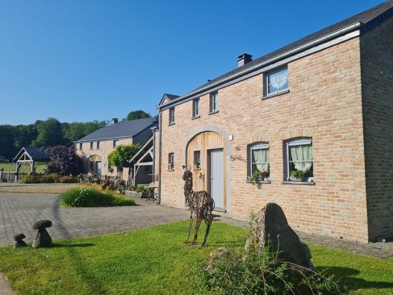 Ardenne : magnifique gite avec piscine sur 33a 53ca., 13345 kWh/an, Bievre, Province de Namur, Maison individuelle