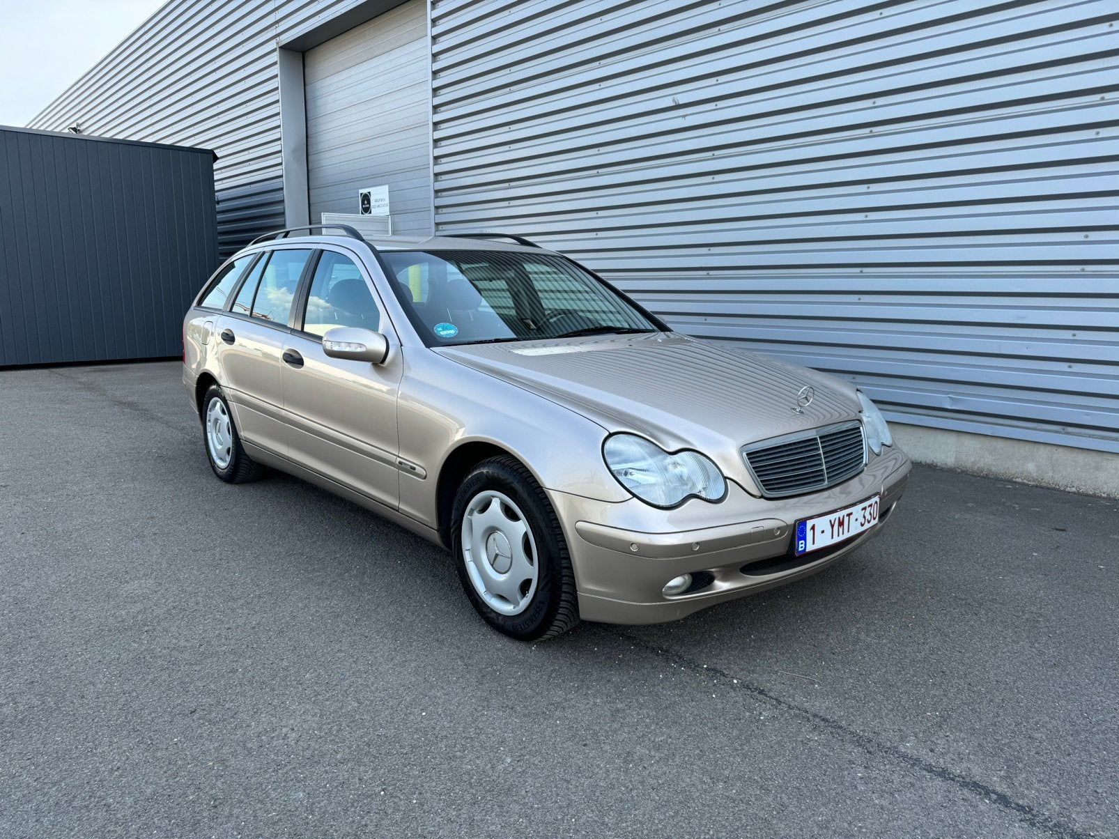 Mercedes C180 benzine 123.000km onderhoudsboekje, Auto's, 1998 cc, Stof, Zwart, Bruin
