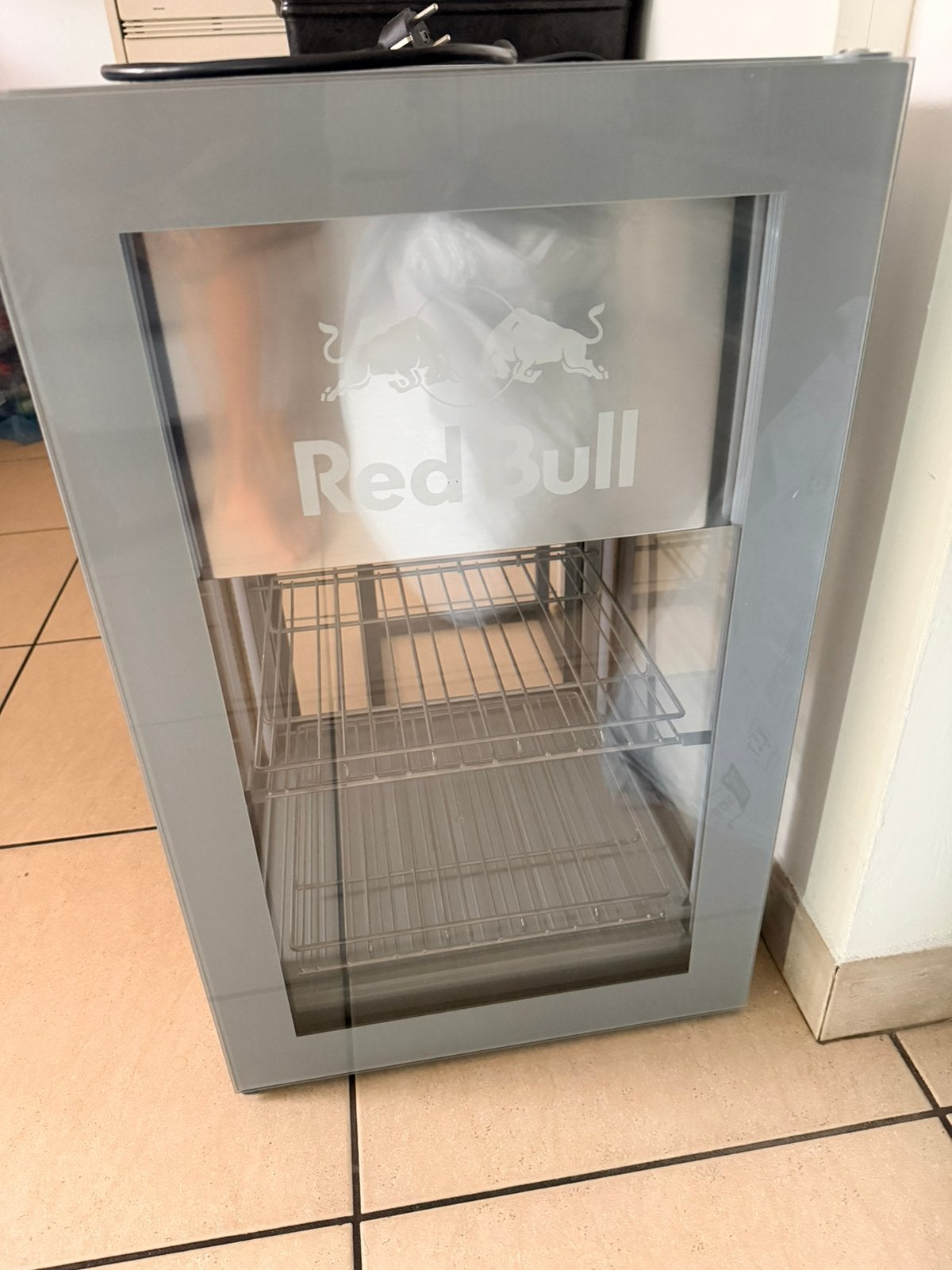 Originele Red Bull koelkast/frigo – dubbelzijdig openen, Verzamelen, Ophalen, Zo goed als nieuw, Gebruiksvoorwerp
