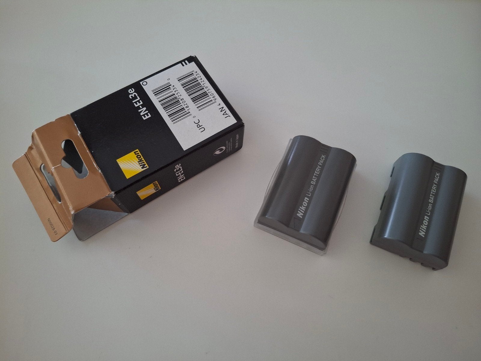 Nikon 2x Battery EN-EL3e Li-Ion+ chargeur, TV, Hi-fi & Vidéo, Batteries, Enlèvement