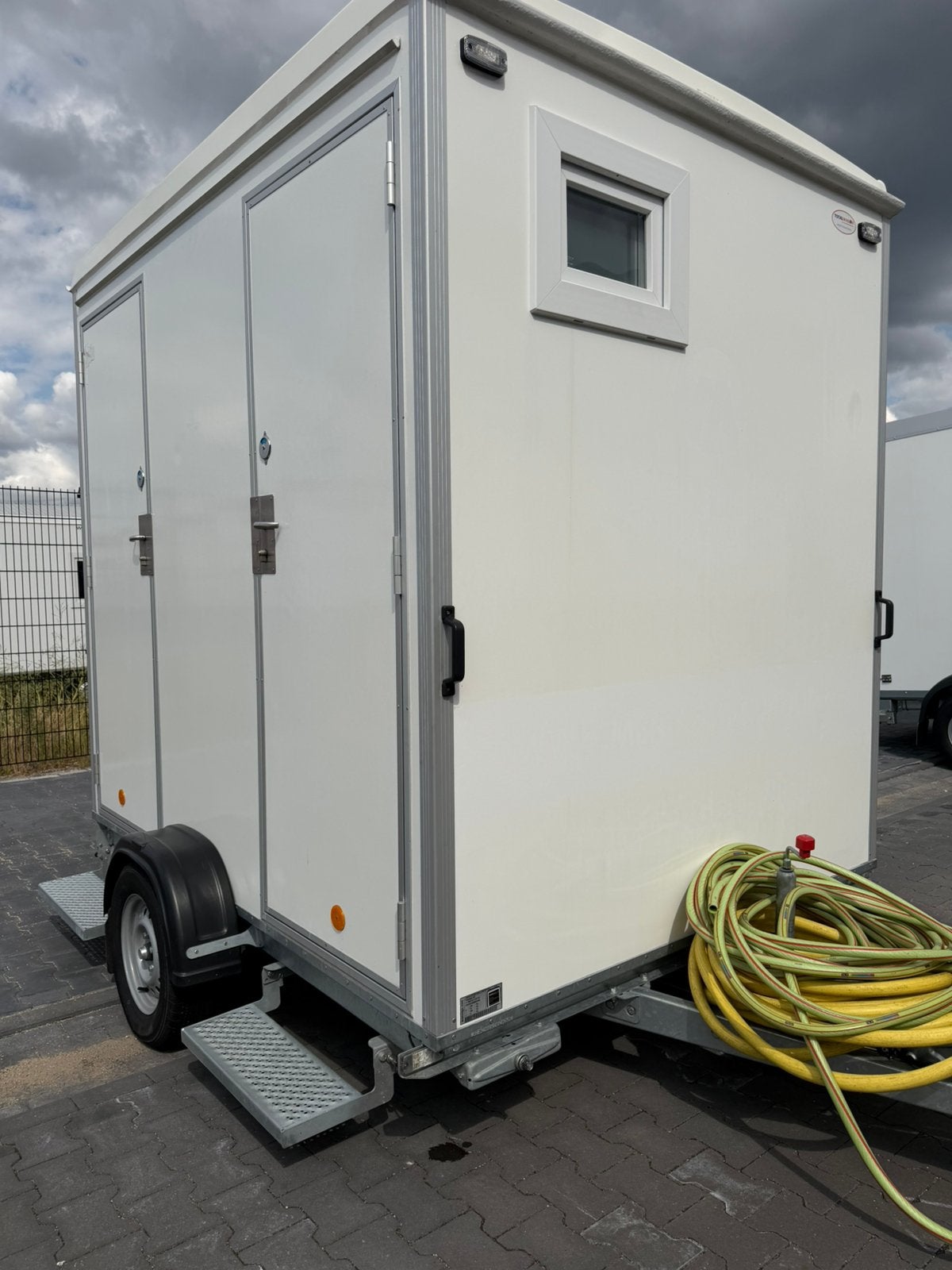 Te koop 3 jr jonge zgan  750 kg toiletwagen 1-1-1 vermalers, Enlèvement, Comme neuf