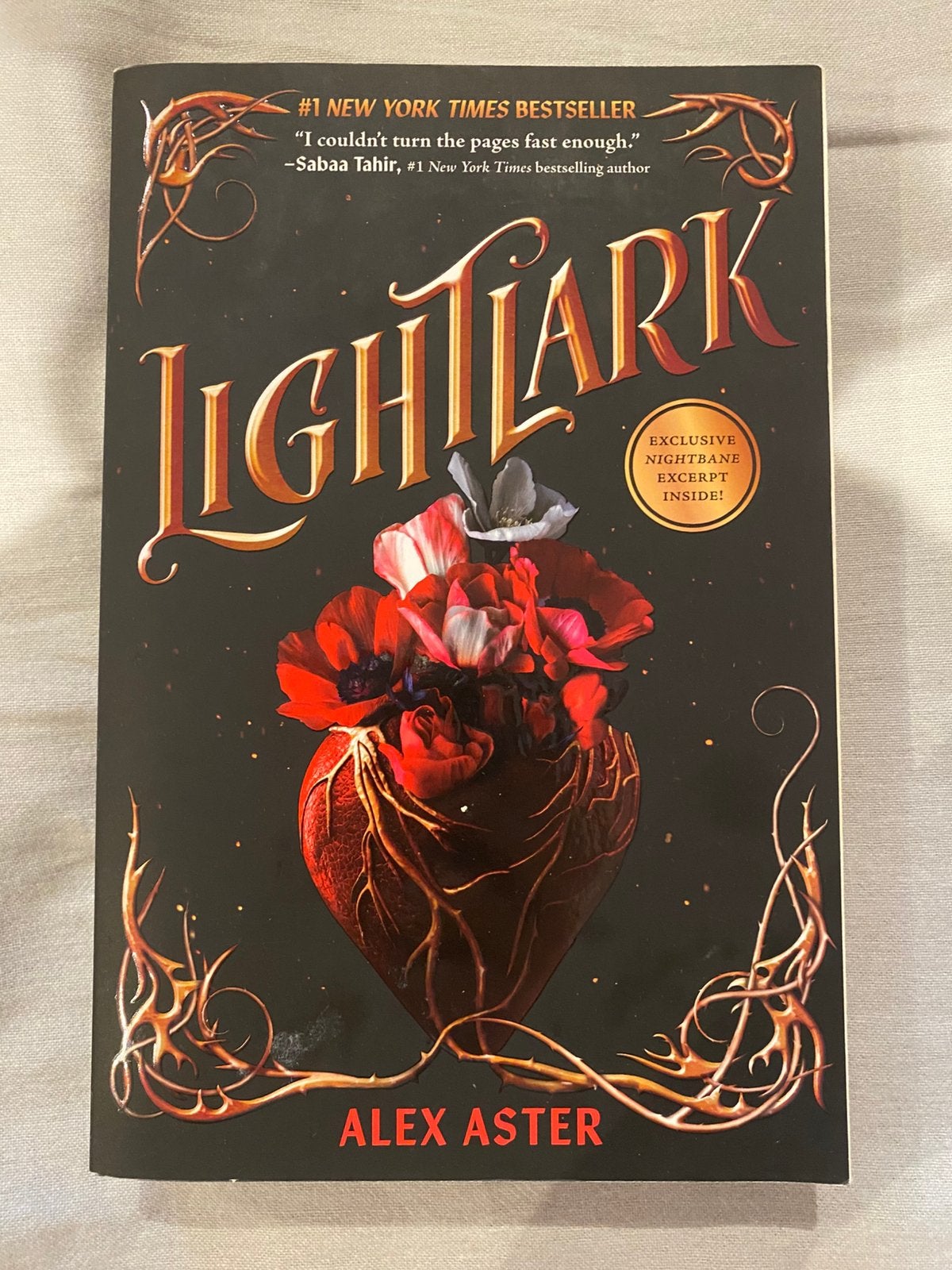 Lightlark, Ophalen, Nieuw, België