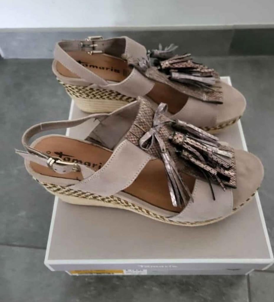 Nieuwe sandalen  maat 40 tamaris, Enlèvement