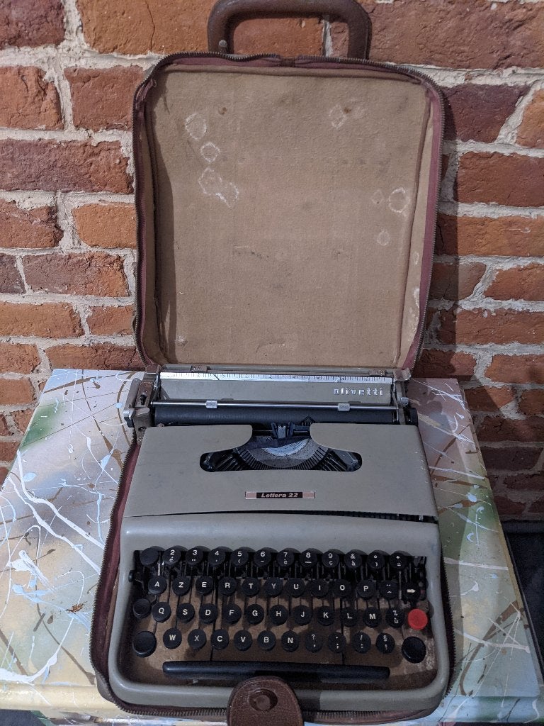 Machine à écrire Vintage Olivetti Lettera 22, Enlèvement ou Envoi, Utilisé