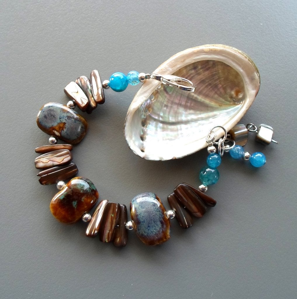 Handgemaakte armband voor dames in blauwe agaat en keramiek, Handtassen en Accessoires, Armbanden, Met bedels of kralen, Staal