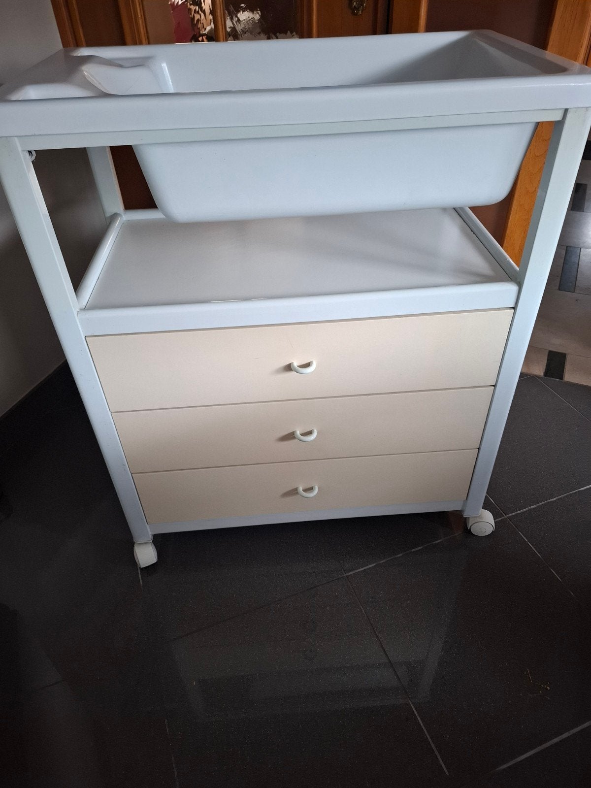 Babywastafel , moet weg wegens verhuis, Ophalen, Gebruikt
