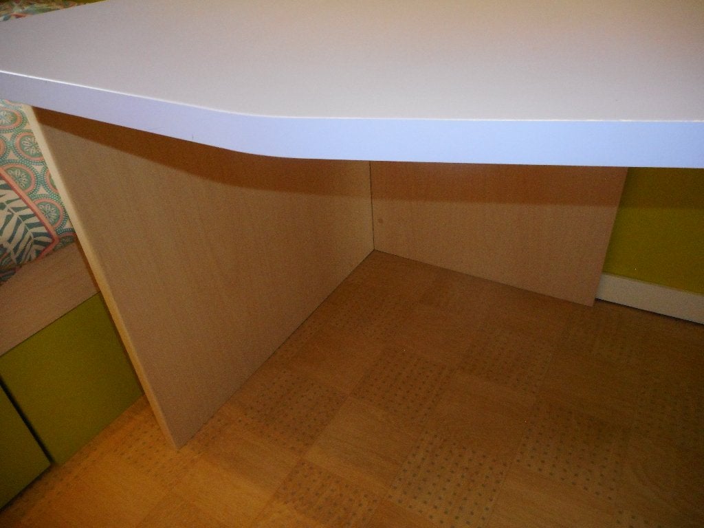 Bureau: bureelblad in frisse lavendelkleur, Ophalen, 90 cm, 160 cm, Gebruikt