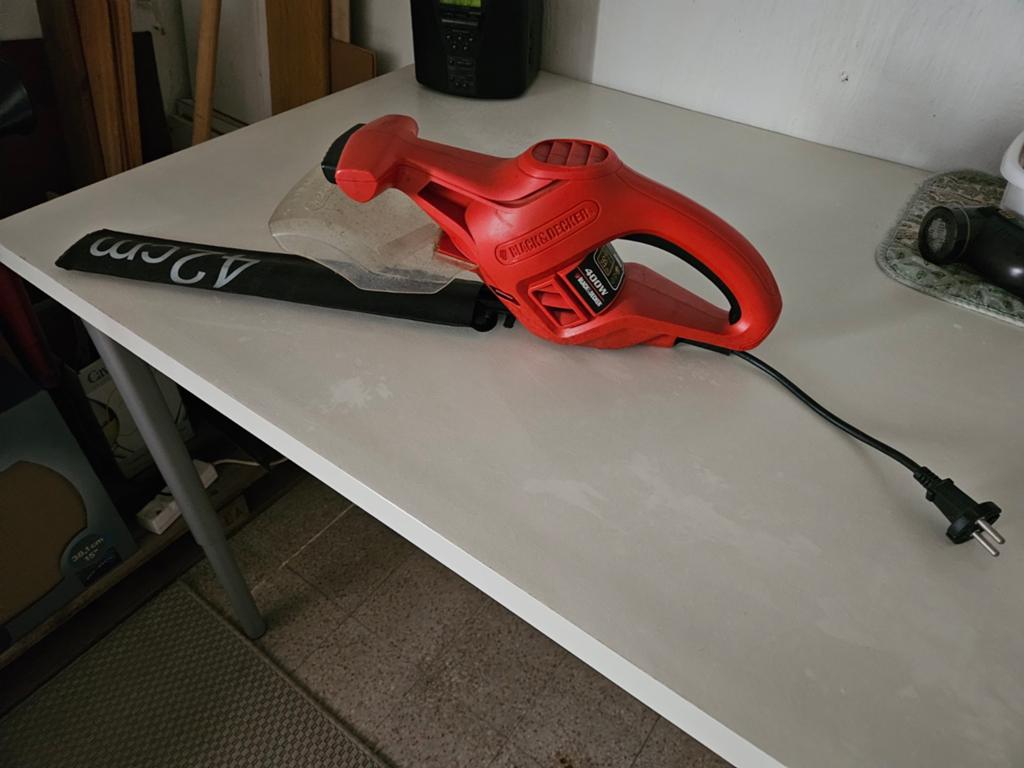 COUPE-HAIE ÉLECTRIQUE BLACK&DECKER, Enlèvement, Électrique