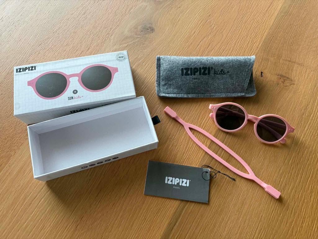 Izipizi zonnebril kids 3-5j, Ophalen, Zo goed als nieuw, Izipizi