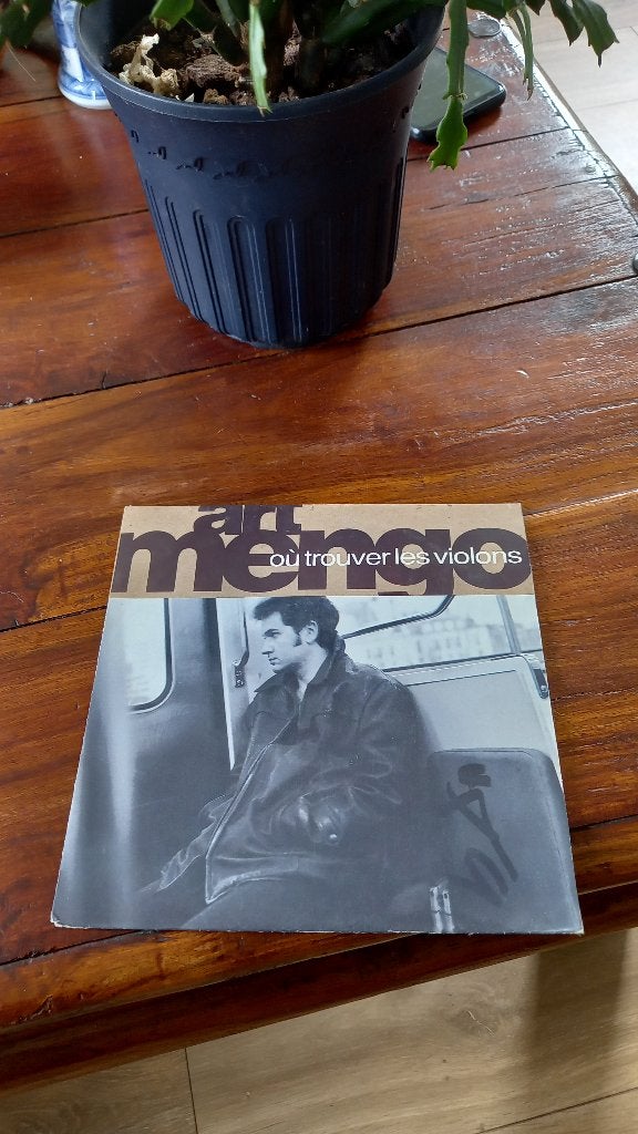Vinyl (45t) art mengo "ou trouver lrs violons", Enlèvement, Comme neuf, Pop
