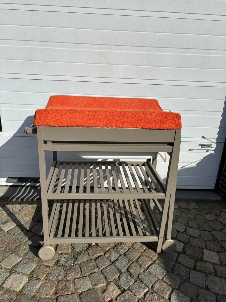 Verzorgingstafel/badje, Ophalen, Gebruikt, Badje, Standaard