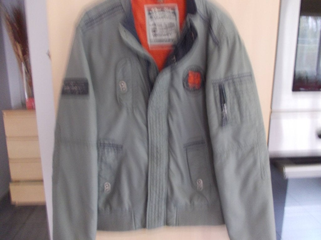 Jas Adventure Company.   maat 164 of XSMALL., Kleding | Heren, Jassen | Winter, Overige maten, Ophalen of Verzenden, Zo goed als nieuw