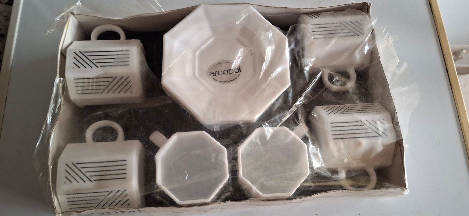 Service vintage Arcopal Octime 6 tasses et assiettes, Antiquités & Art, Enlèvement ou Envoi