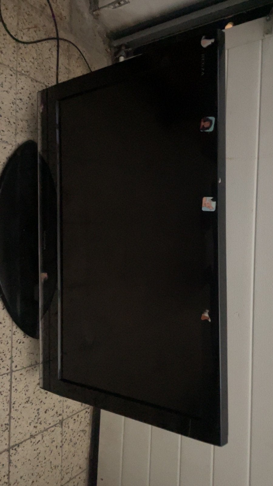 Télé marque toshiba marche parfaitement juste écran casser, Informatique & Logiciels, Enlèvement ou Envoi, Comme neuf