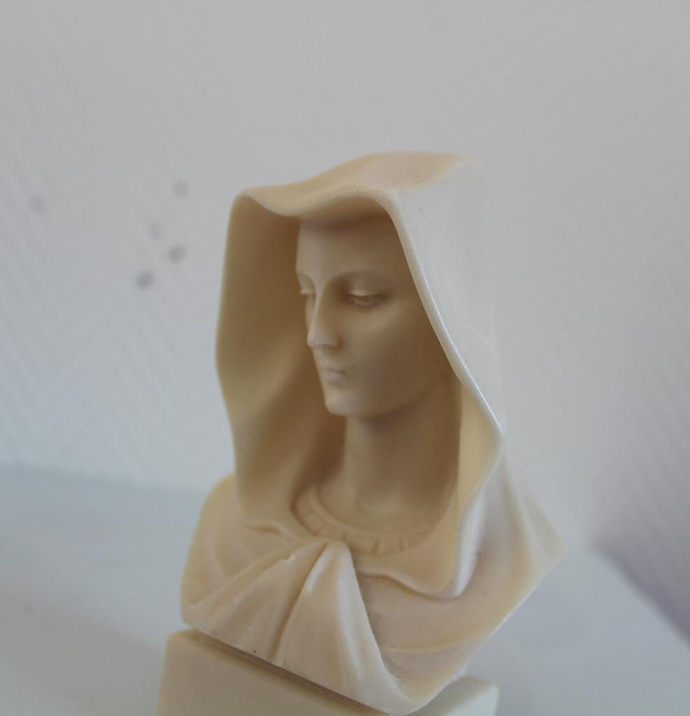 Religieuse buste, marmerpasta, gesigneerd., Antiek en Kunst, Antiek | Religieuze voorwerpen, Ophalen of Verzenden