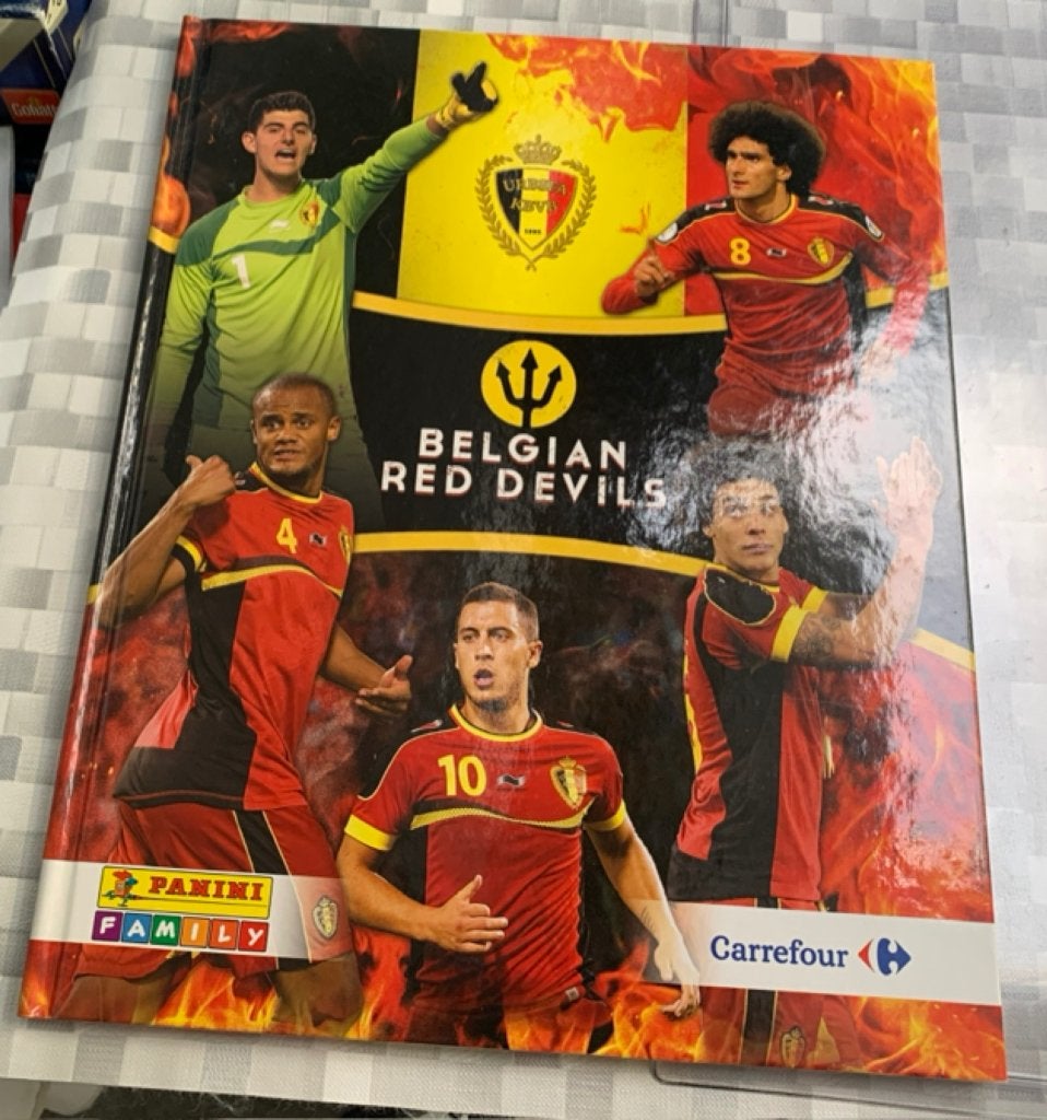 TE KOOP PANINI Carrefour Belgian red Devils 2013- 2014, Verzamelen, Verzenden, Zo goed als nieuw, Boek of Tijdschrift